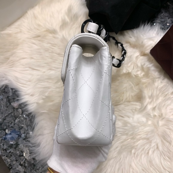 Vintage Chanel black and white resin chain lambskin handle chain bag - Picture 2 of 8